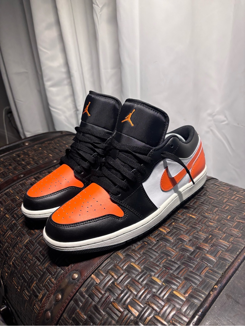 Jordan 1 low Shattered backboard alternate